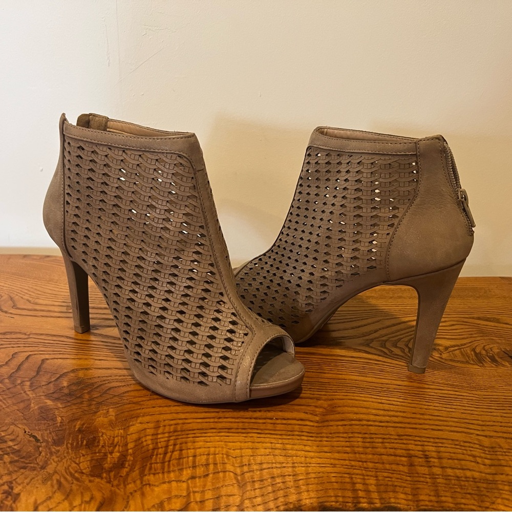 Elegant Tan Peep-Toe Heels